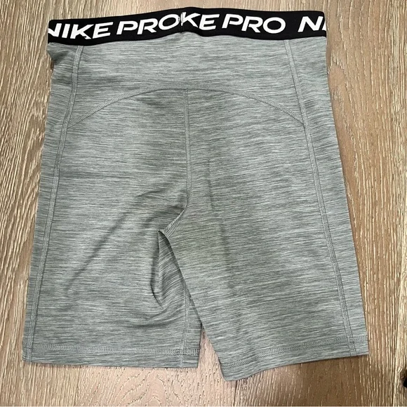 Nike Shorts - Picture 2 of 3